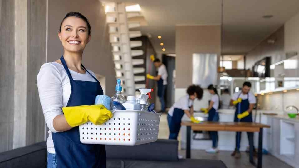 Local cleaner holding a supply caddy during an expert cleaning services visit in Tieton